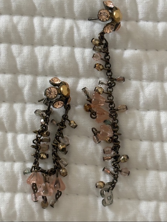 Jewelry - Delicate Pink Crystal Drop Statement Earrings.  Designer